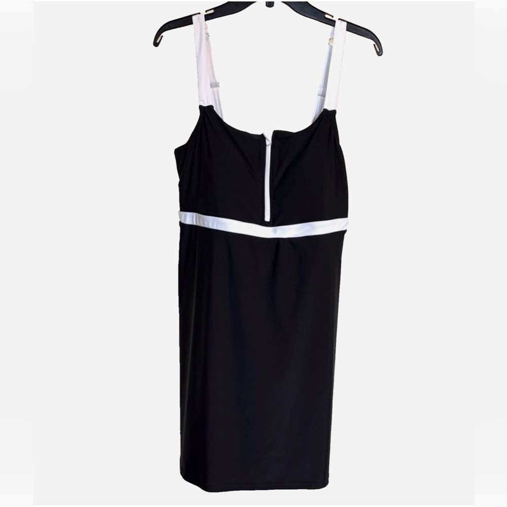 Lands’ End Swim Dress Women’s 18 Black White Tummy Control One Piece NWOT